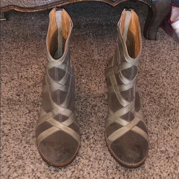 Antelope Brand Heel Booties Size 38 - Picture 2 of 5
